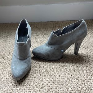 Banana Republic gray suede heels with zipper on the side